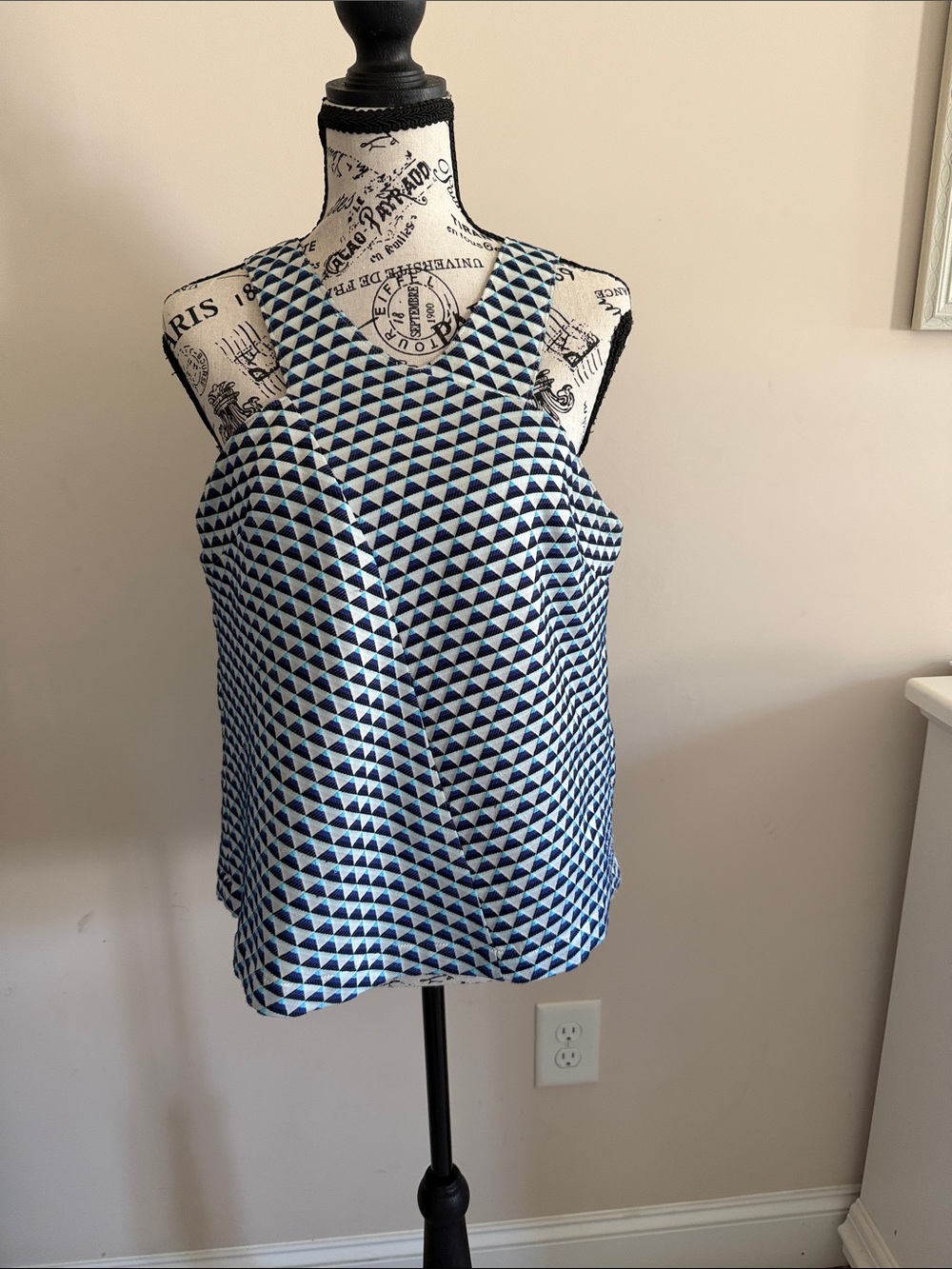 Geometric Print Blue White Sleeveless Women's Top
